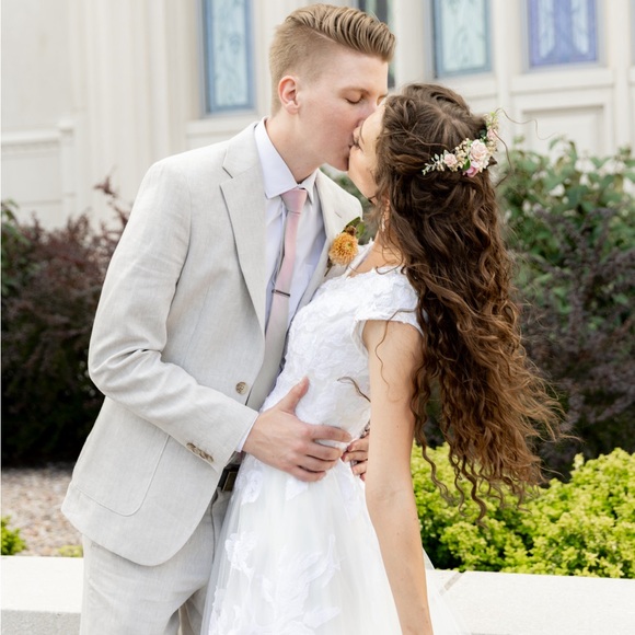 Bebonia Clip-in Extensions: Curly, Light Brown, 22”, 220G - Picture 3 of 5